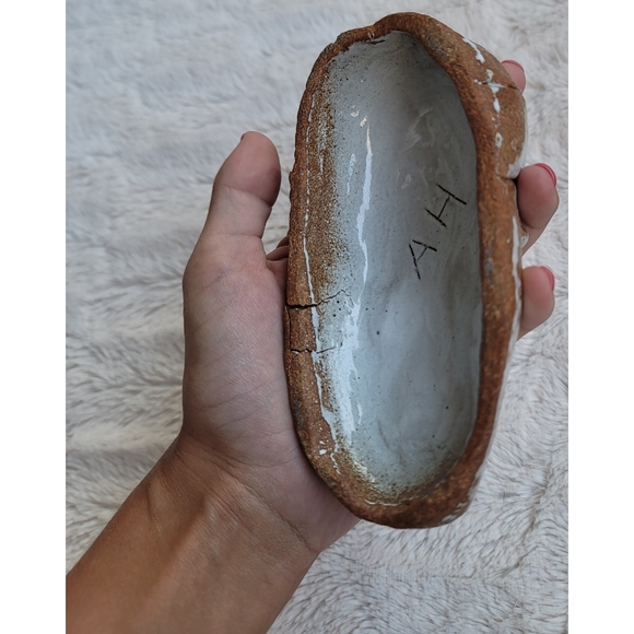 Red clay with white glaze pottery face - Picture 16 of 16